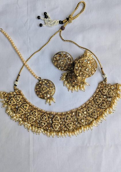 Gorgeous stone choker With Jhumka-Tikli